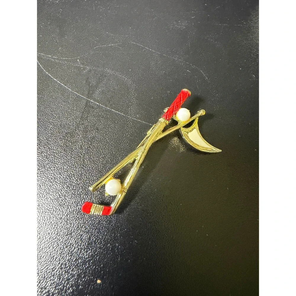 Vintage Gerrys Gold Tone Golf Clubs Balls Brooch Red Enamel Faux Pearl Novelty